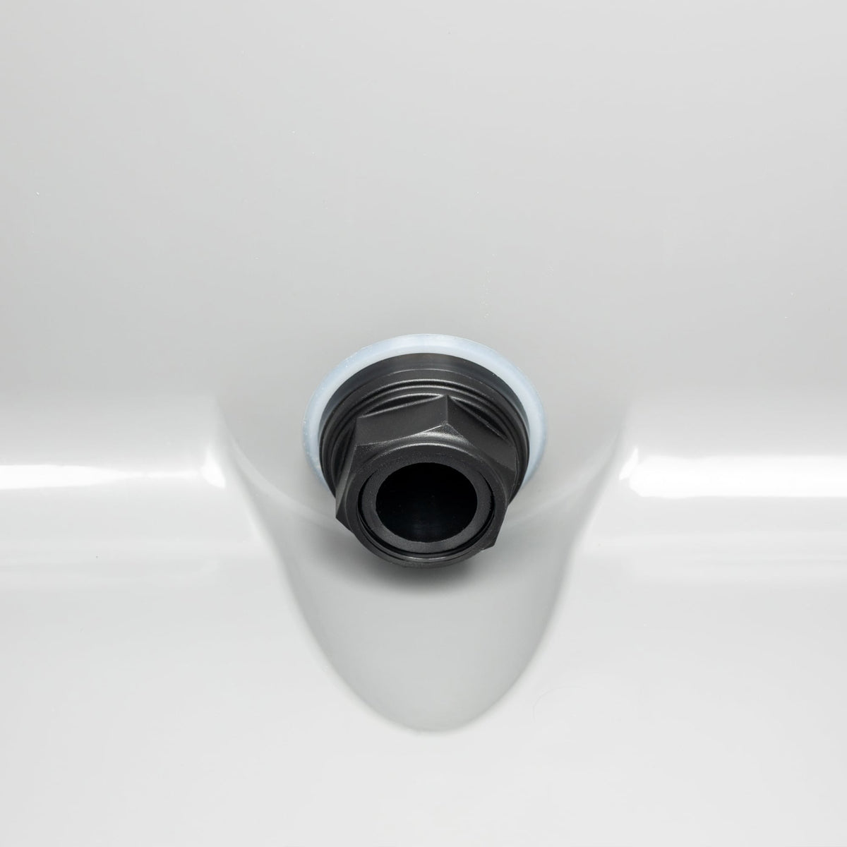 52 QT Ultra-Light Cooler Drain Plugs image 7